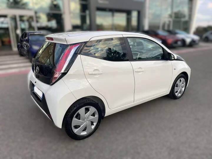 Toyota Aygo 1.0 x-play 5p m-mt my15