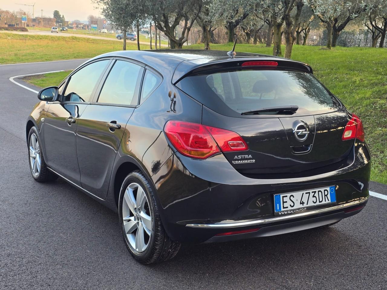 Opel Astra 1.4 BENZINA OK PER NEOPATENTATI ANNO 2013