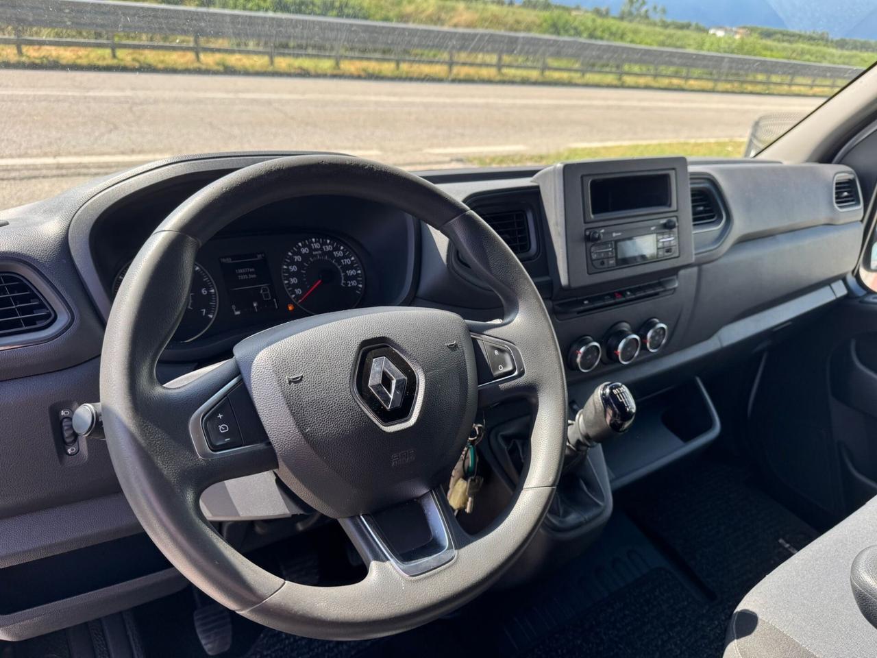 Renault Master T35 2.3 dCi 135 PASSO LUNGO