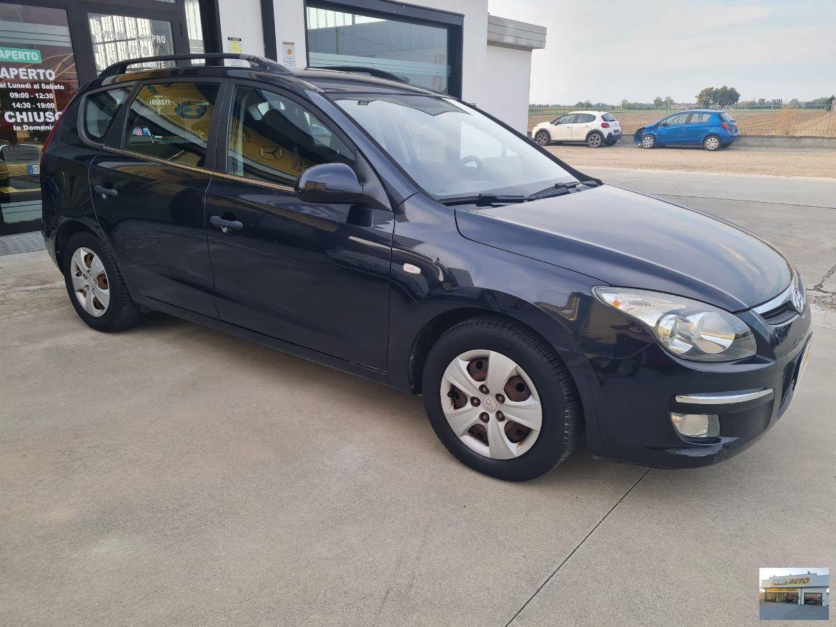 HYUNDAI i30 1.4 Benzina-52.000 Km-Neopatentati