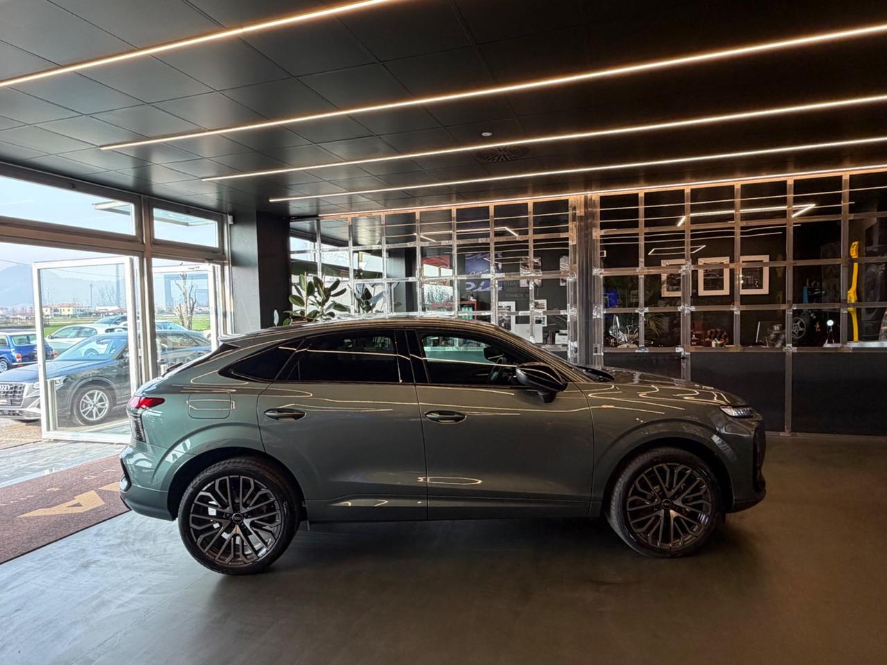 Audi Q3 SPB TDI 110 kW S tronic Line edition -Ufficiale-