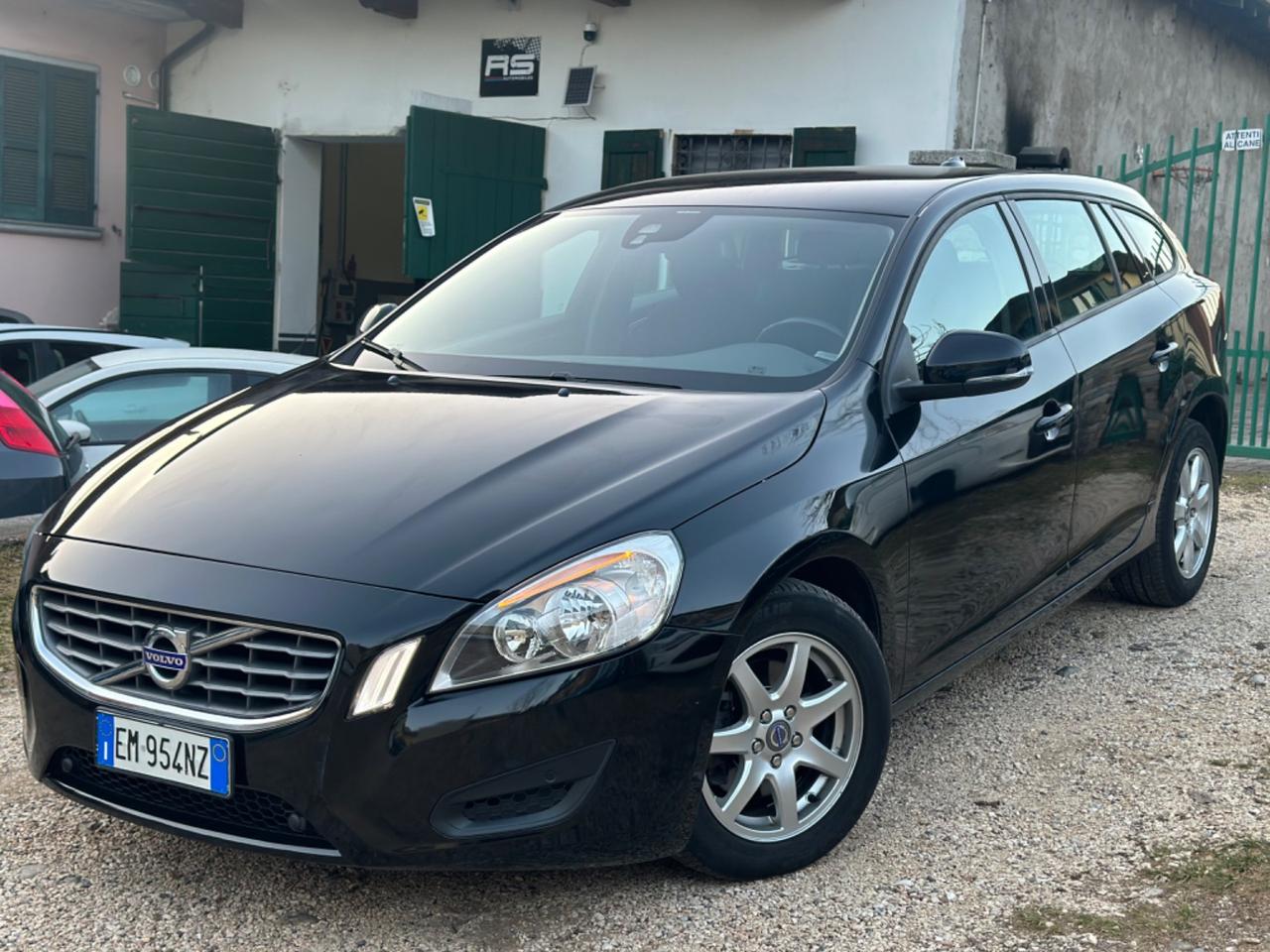 Volvo V60 D4 GEARTRONIC MOMENTUM KMCERT GARANZ