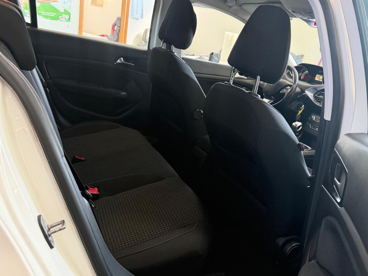 Peugeot 308 BlueHDi 100 S&S Active