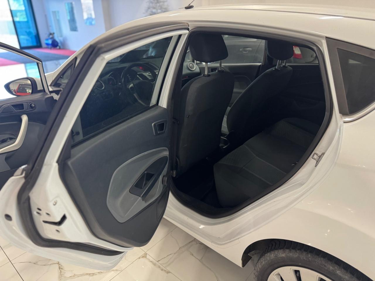 Ford Fiesta 1.4 GPL REGENERED CAR