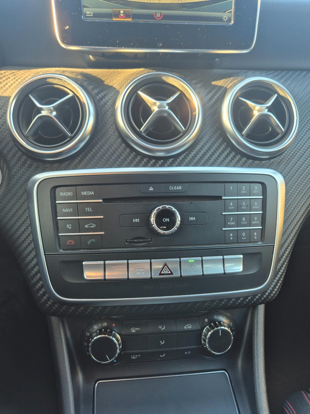 Mercedes-benz A 180 d AMG Premium