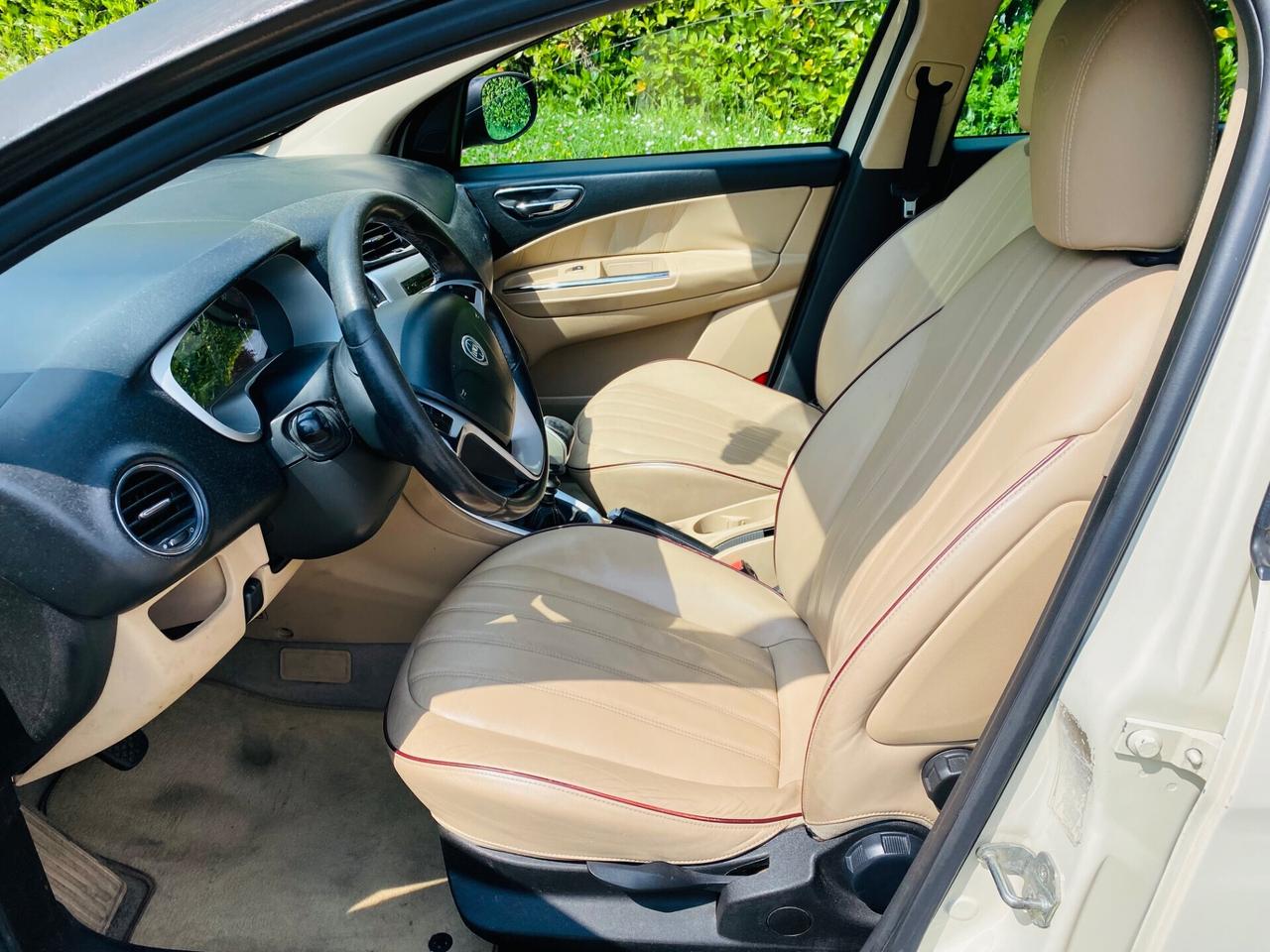 Lancia Delta 2.0 MJT DPF Argento