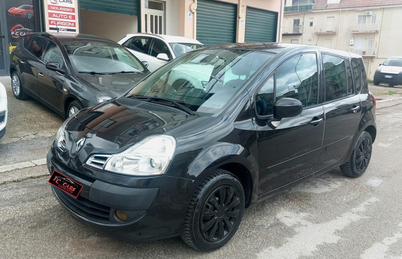 RENAULT GRAND MODUS