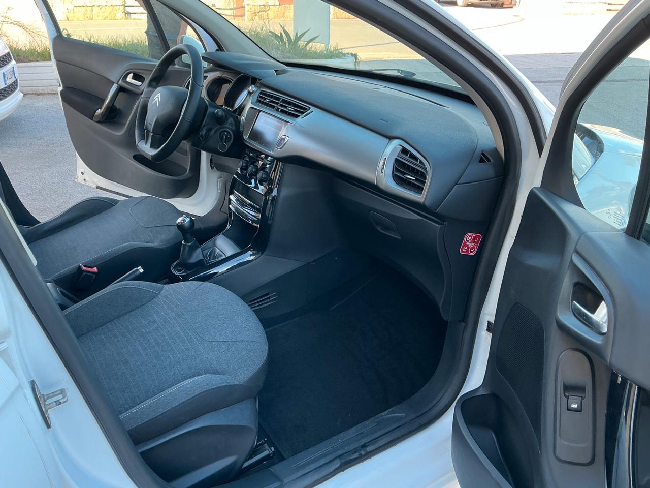 Citroen C3 PureTech 82 Live Edition