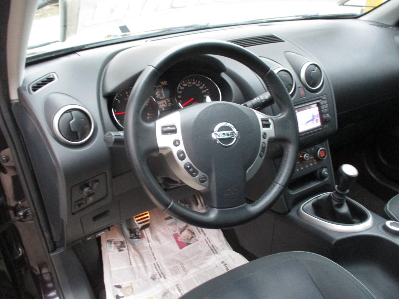 Nissan Qashqai 2.0 dCi FULL OPT (NAVI) 2011