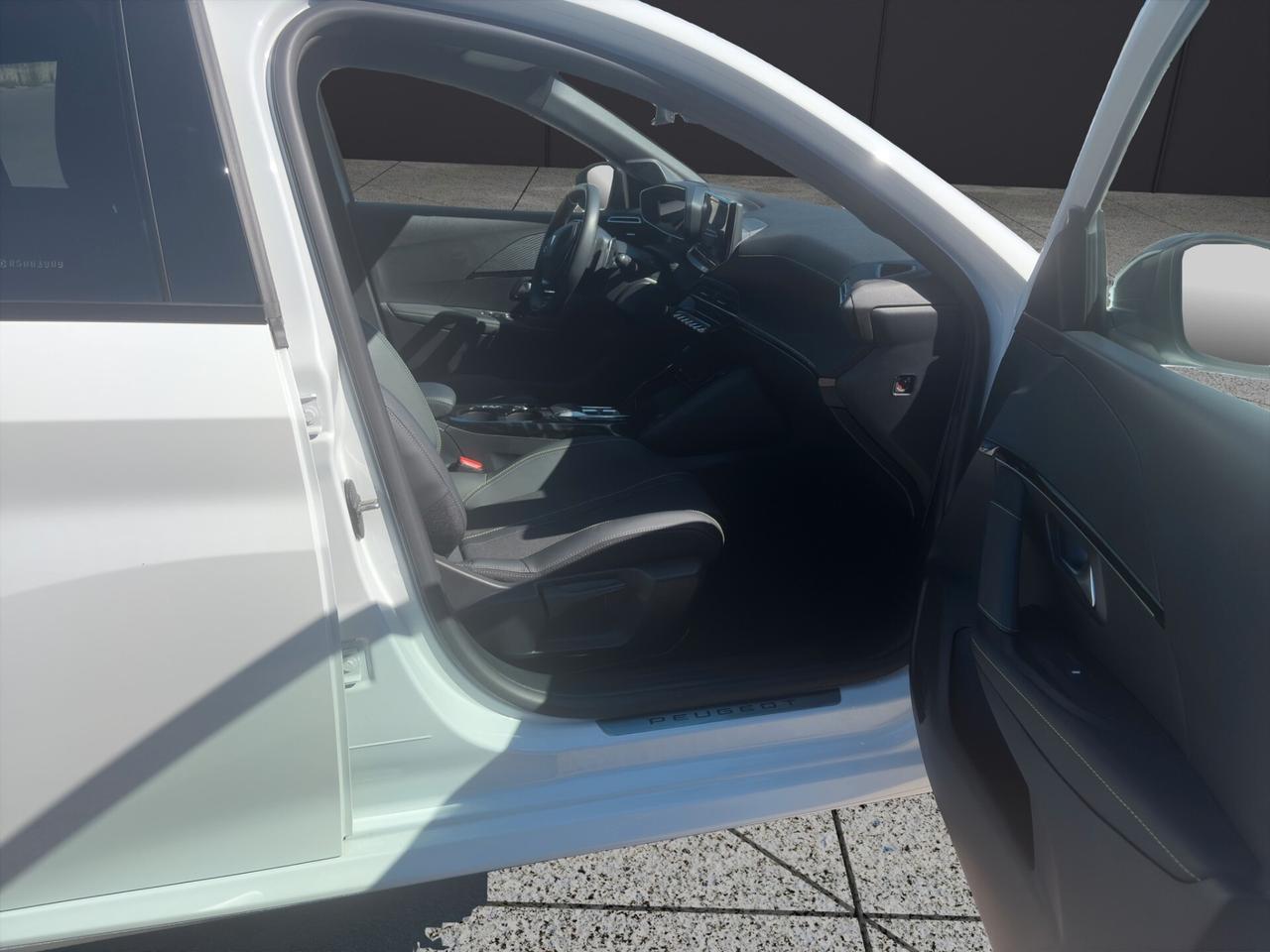 PEUGEOT 208 1.2 HYBRID GT 110CV L’AUTO DEL MOMENTO