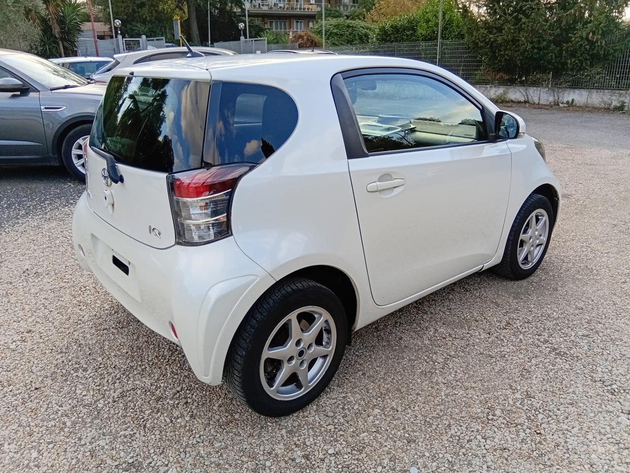 Toyota iQ 1.0 Sol