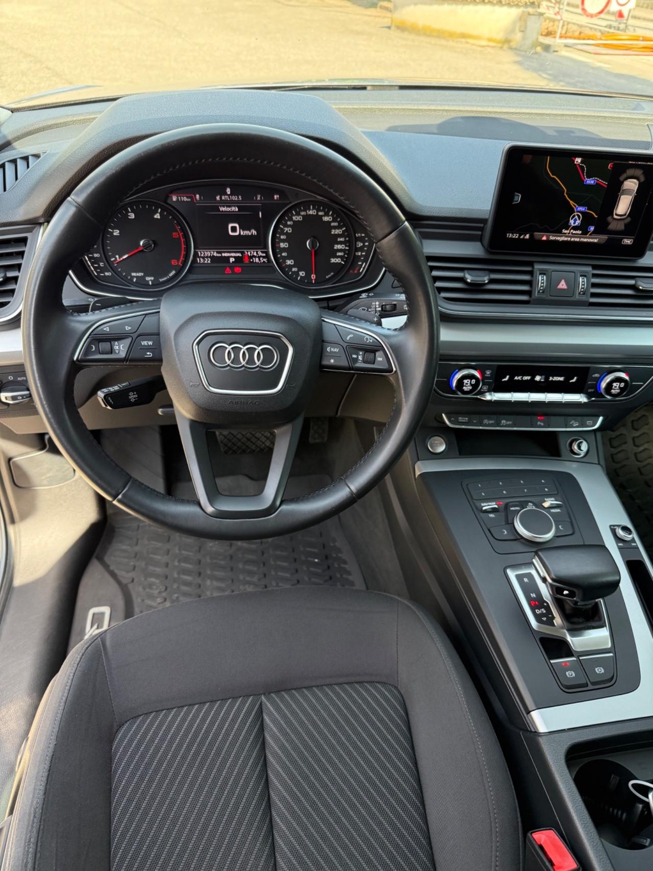 Audi Q5 40 TDI quattro S tronic Business Sport