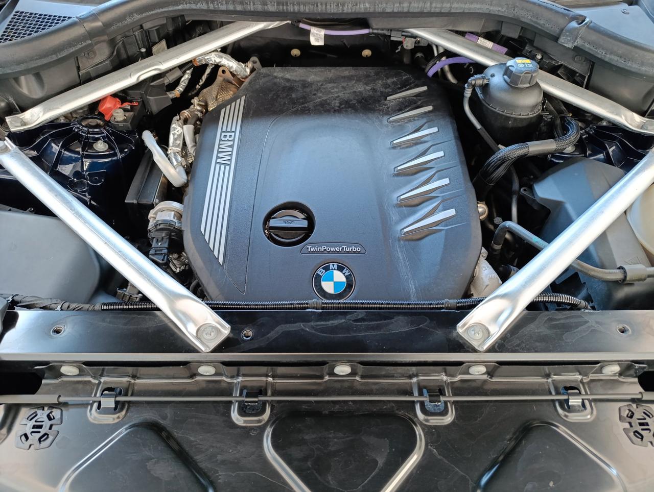 BMW X5 xdrive40d mhev 48V Business auto