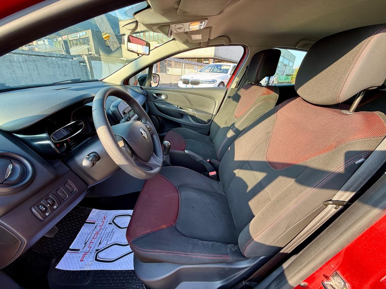 Renault Clio 1.2 16V 5 porte Live! 141.000Km NEOPATENTATI