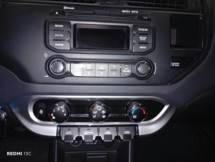 Kia Rio del 2014 BENZINA / GPL FINO AL 2034