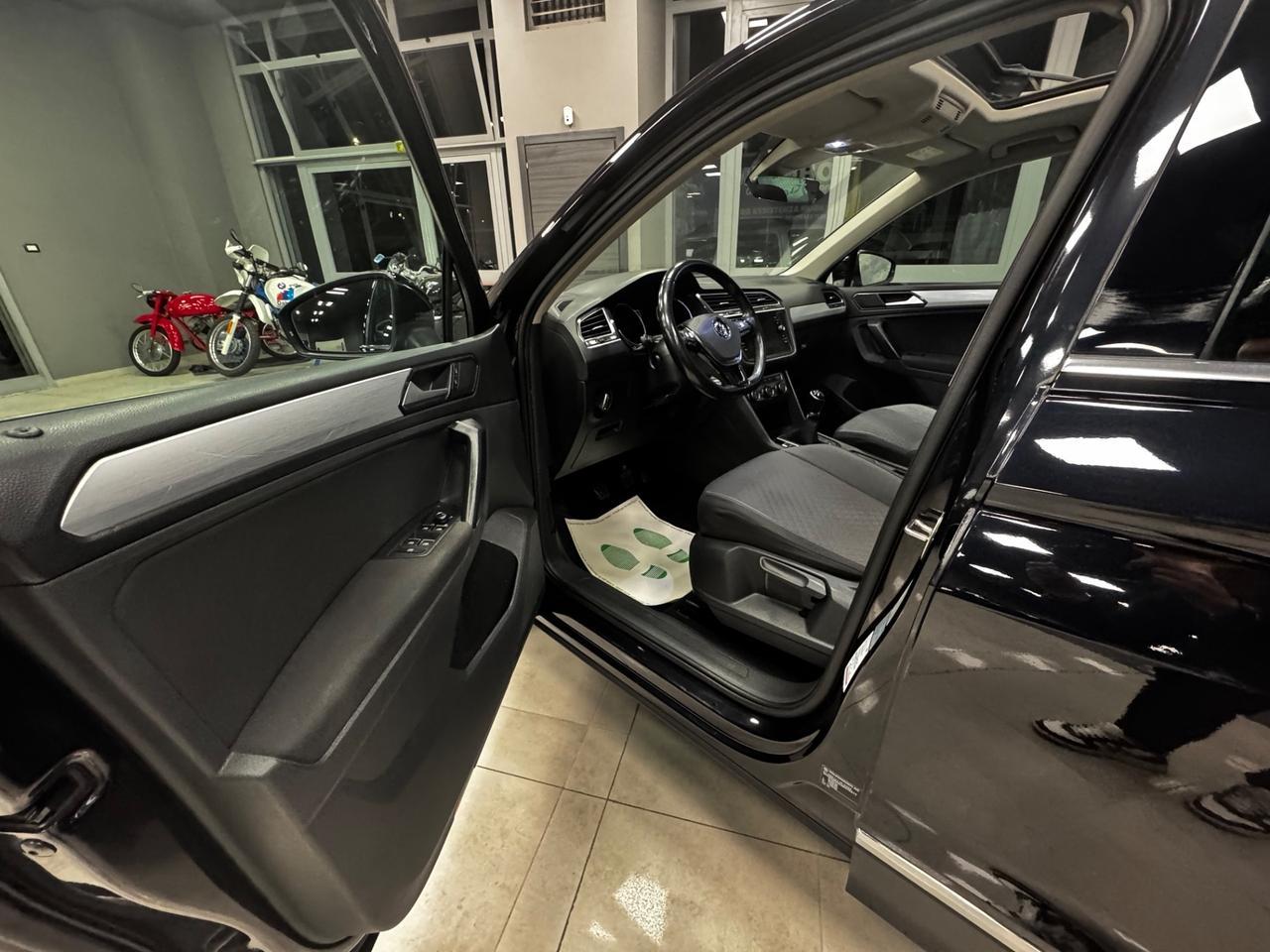 VOLKSWAGEN TIGUAN 2018 1.6 TDI TETTO APRIBILE