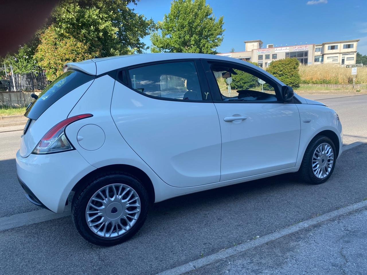 Lancia Ypsilon 1.2 69 CV 5 porte Gold