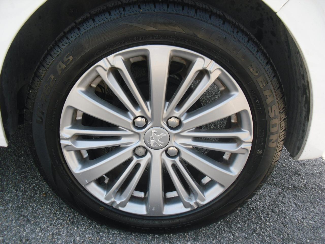 Peugeot 208 PureTech 82 5 porte Active, OTTIME CONDIZIONI, OK NEOPATENTATI!