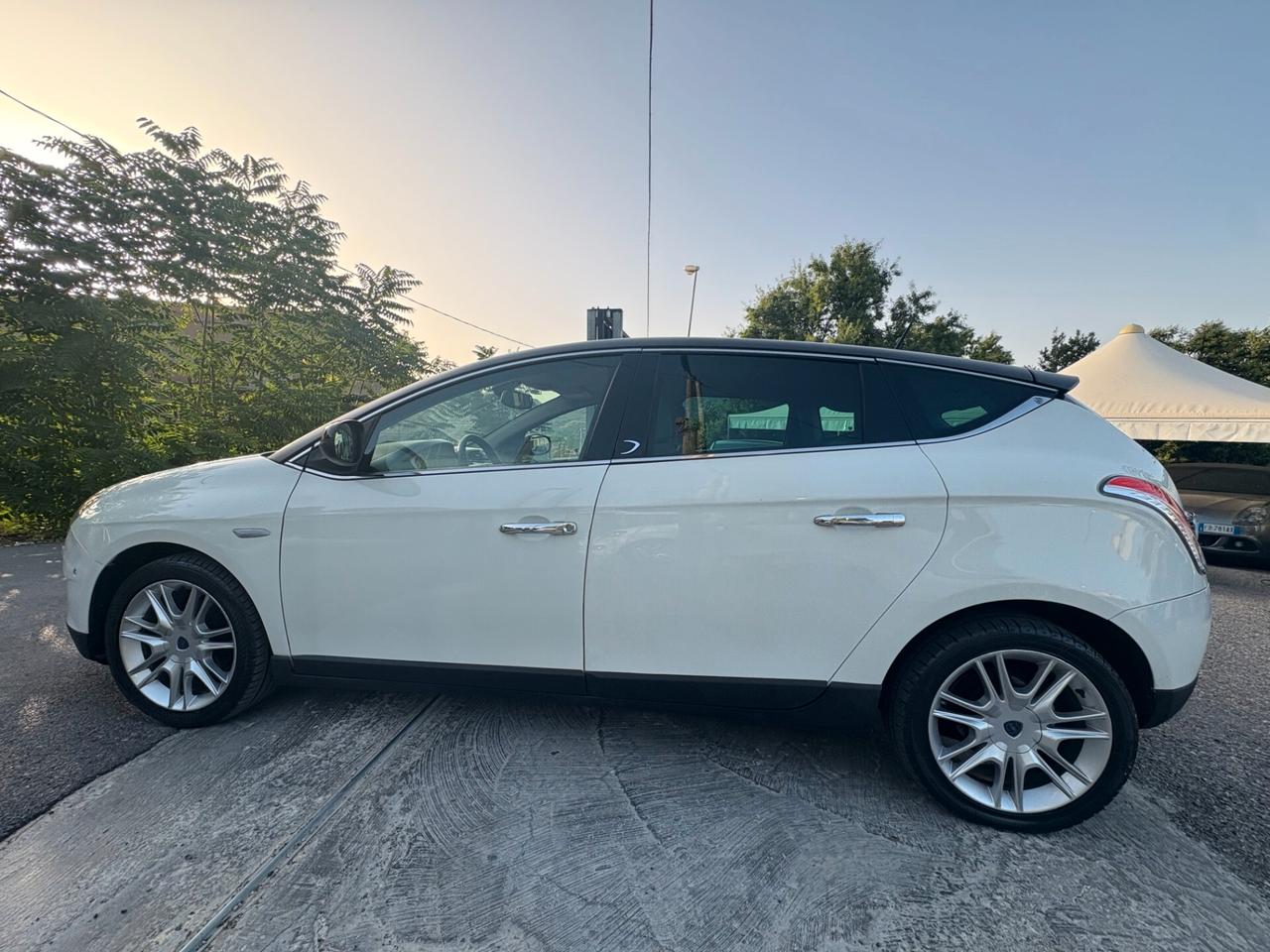 Lancia Delta 1.6 MJT DPF Selectronic Oro (CAMBIO AUTOMATICO)