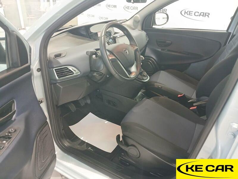 Lancia Ypsilon 1.0 FireFly 70cv Hybrid Platino