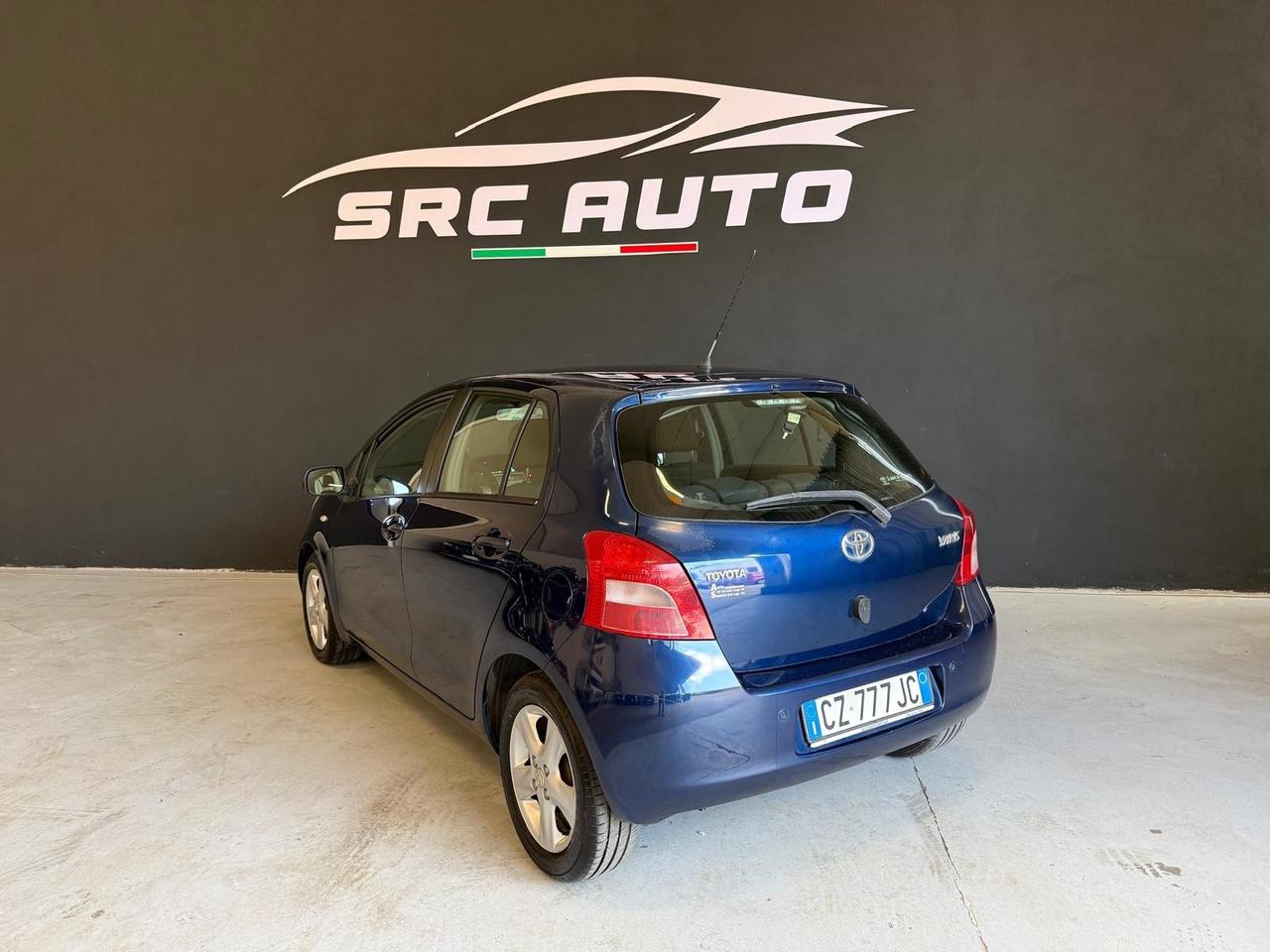 Toyota Yaris 1.0 5 porte Sol