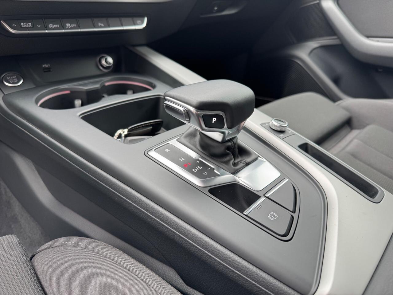 Audi A4 Avant 45 TFSI quattro S tronic S line edition