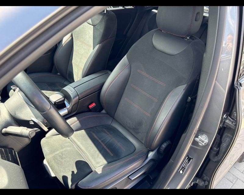 Mercedes-Benz GLA GLA 180 d Automatic Premium NIGHT-PACK