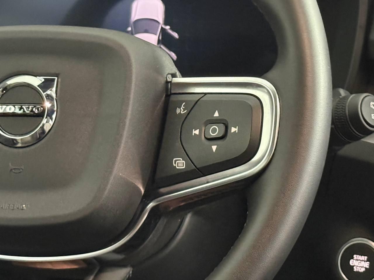 VOLVO XC40 2023 - XC40 2.0 b3 Core auto