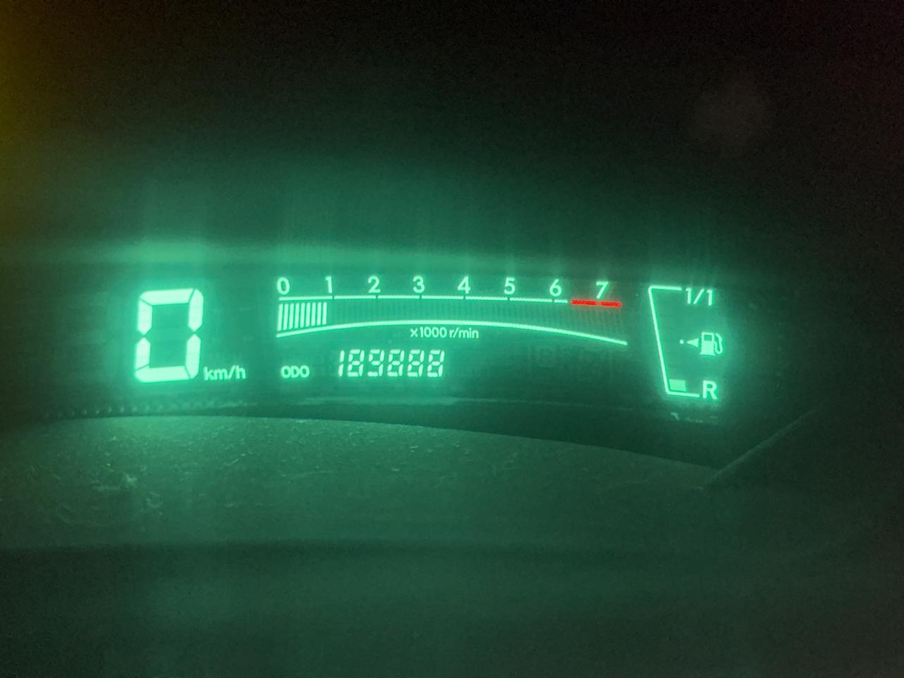 Toyota Yaris 1.0 benzina nuova