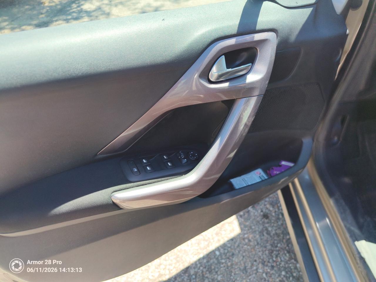 Peugeot 2008 1.2 e-VTi 82CV Stop&Start robotizzato Active