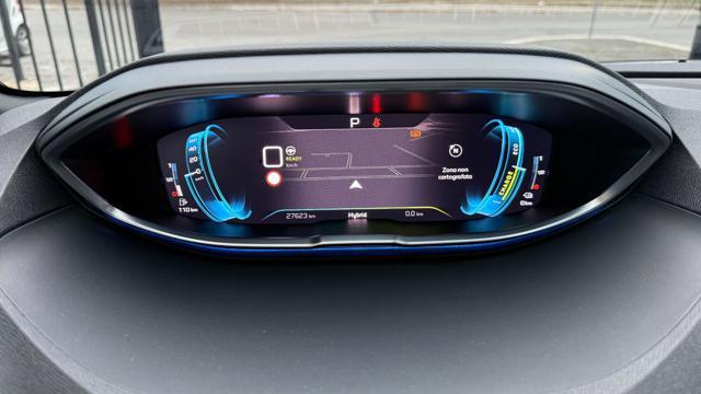 PEUGEOT 3008 HYBRID 180 e-EAT8 ALLURE PACK*24M.G.*