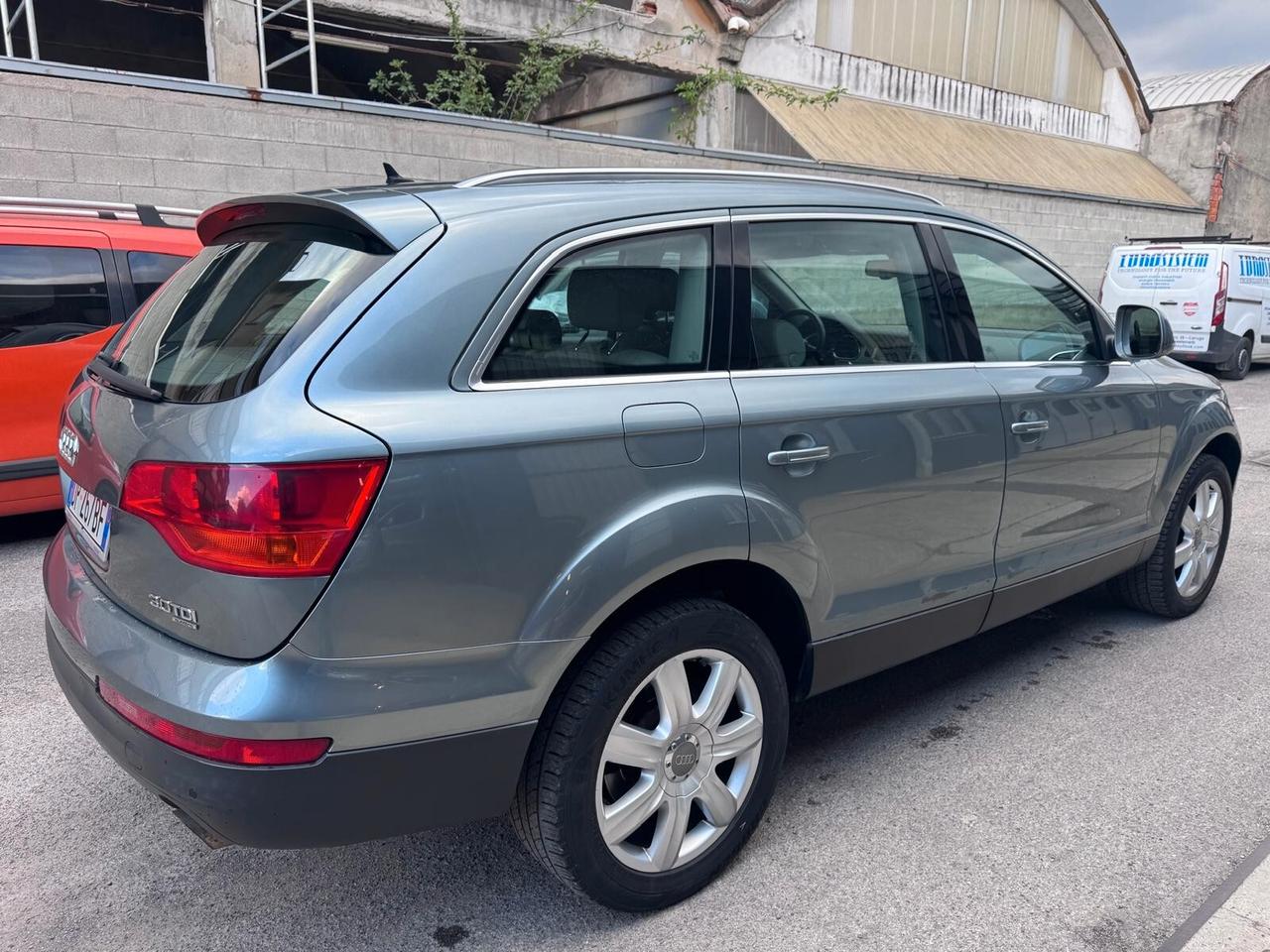 Audi Q7 3.0 V6 TDI 233CV quattro tiptronic