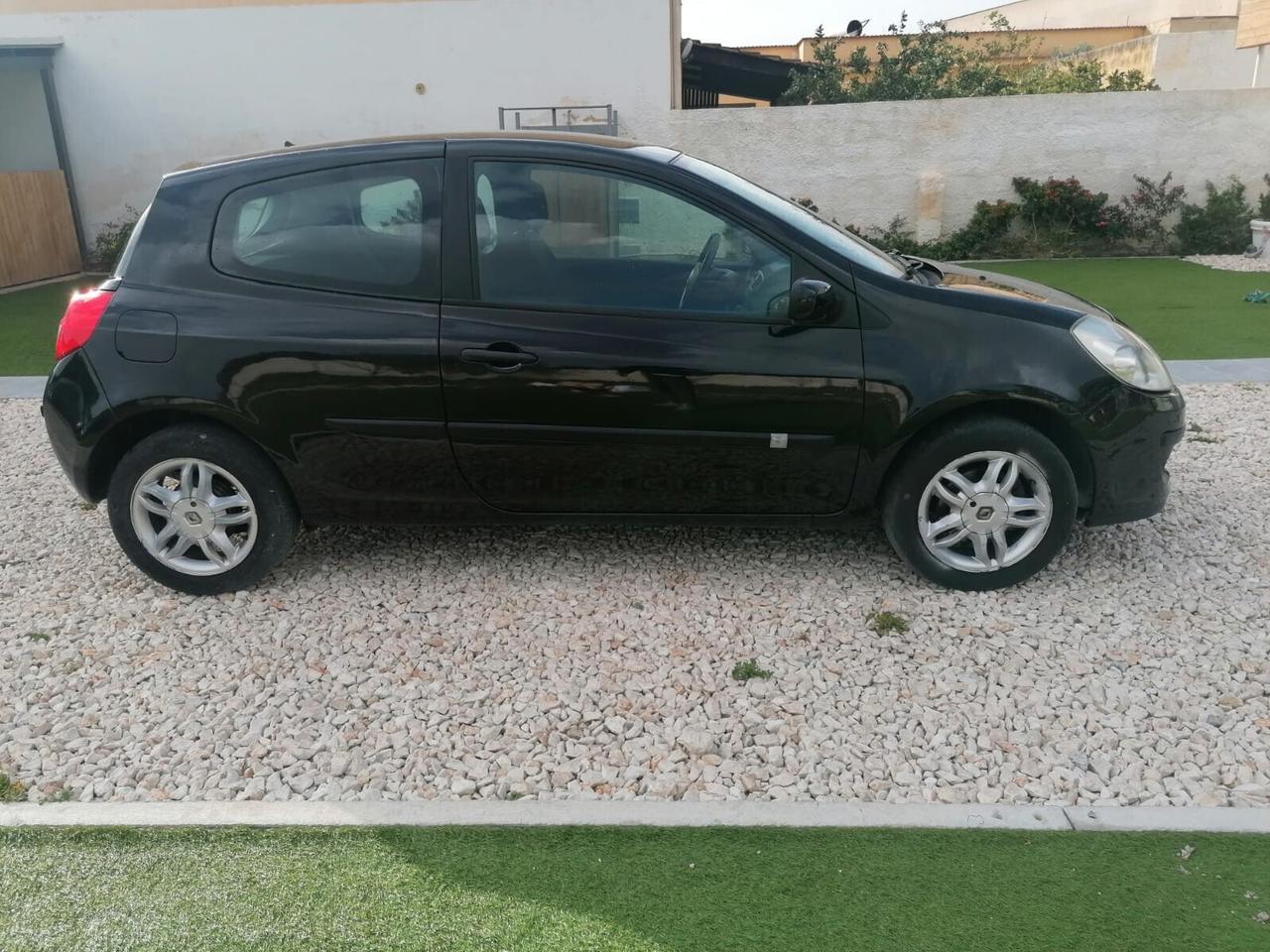 Renault Clio 1.2 16V 3 porte Confort