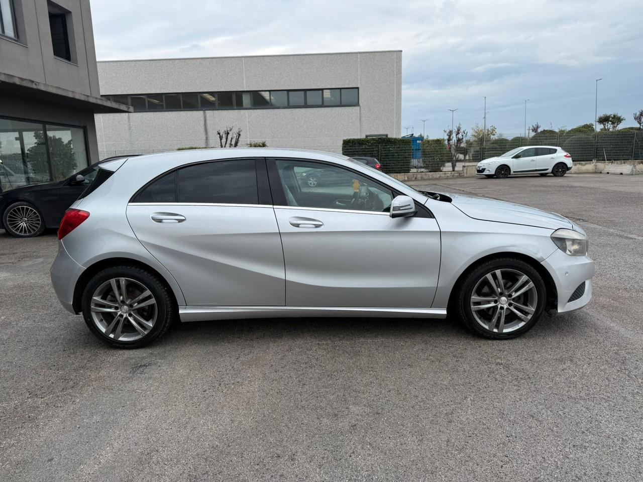 MERCEDES A200 2015 12 MESI DI GARANZIA