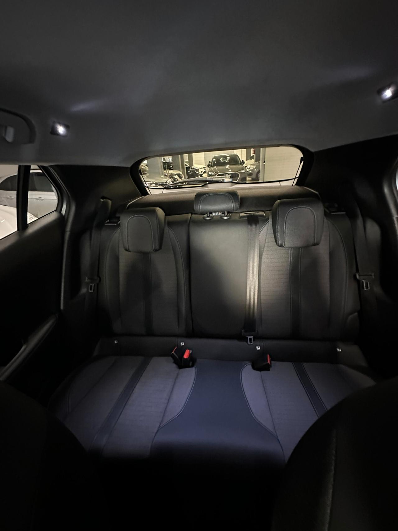 Peugeot 2008 BlueHDi 130 S&S EAT8 Allure Pack