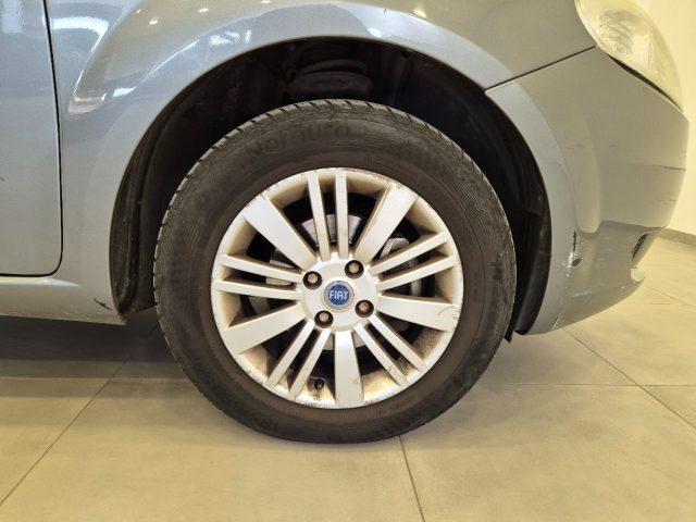 FIAT Grande Punto 1.4 5 porte Dynamic - NEOPAT. - Clima - Mp3