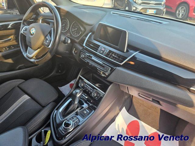 BMW 220 i Active Tourer Luxury autom.