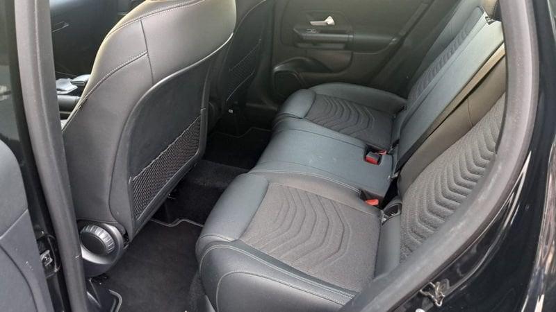 Mercedes-Benz GLA 200d AUTO/RETROCAM.