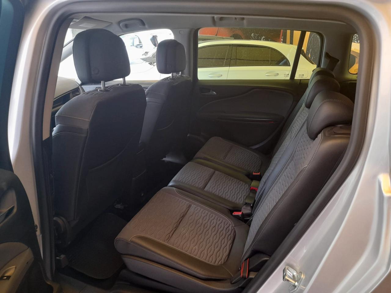 Opel Zafira Tourer 1.6cc metano 12 mesi garanzia-2013