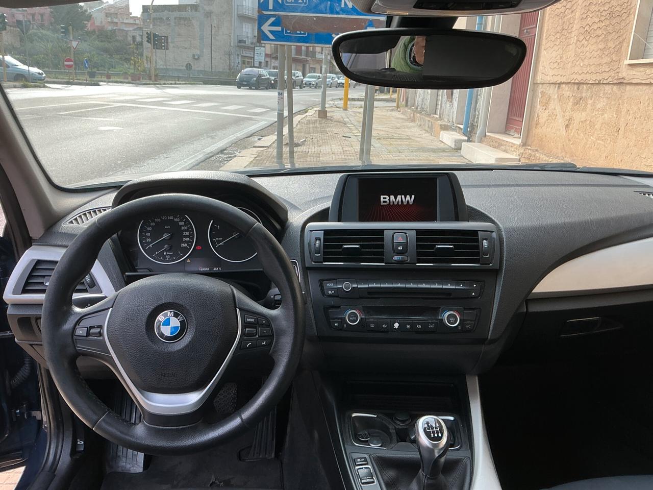 Bmw 116 116d 5p. Urban