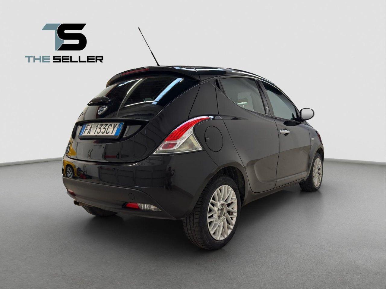 Lancia Ypsilon 5 Porte Ypsilon 1.2 8v Gold s&s 69cv E6