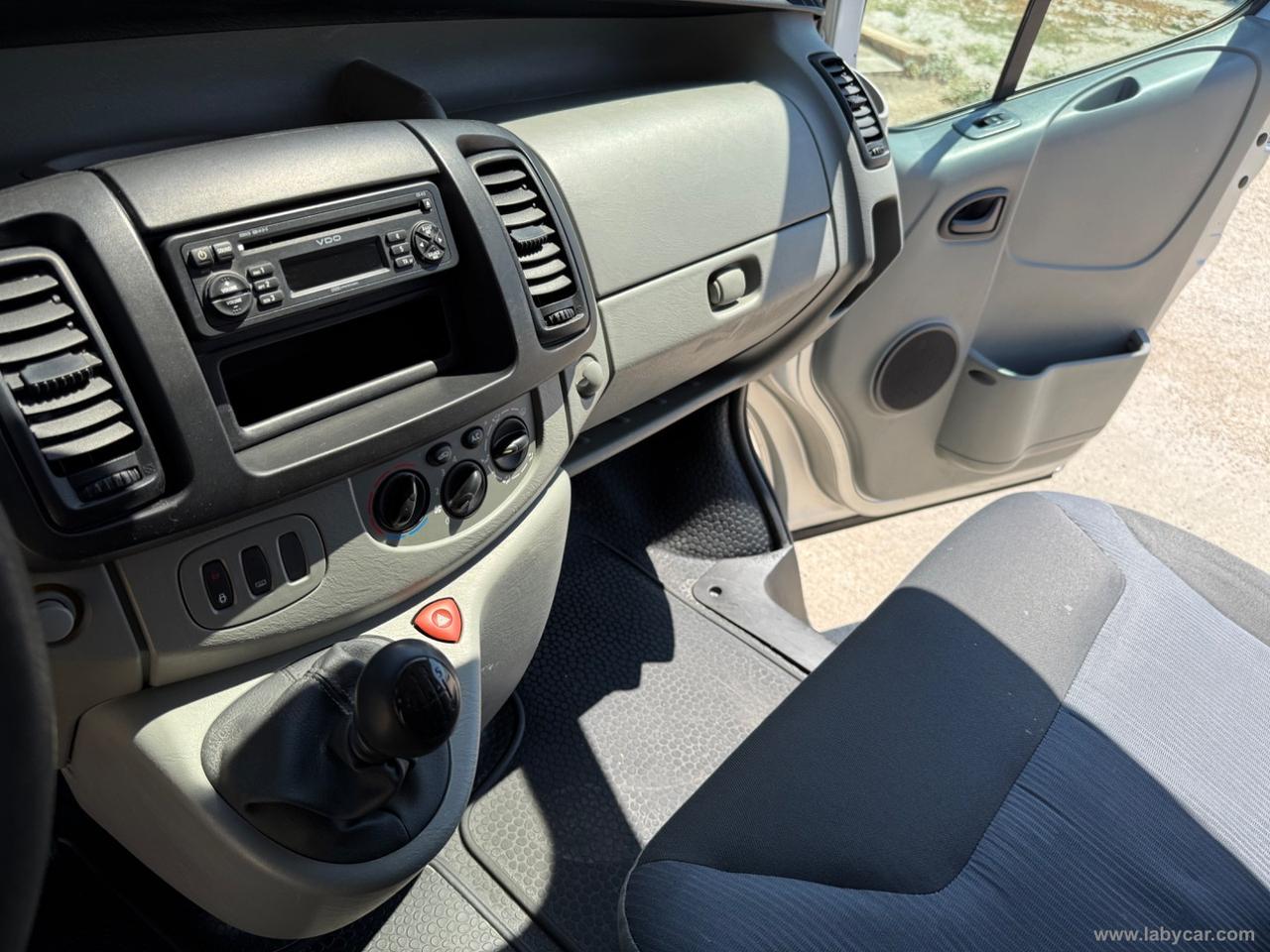Vivaro 27 2.0 CDTI 120CV PC-TN-DC Furg.