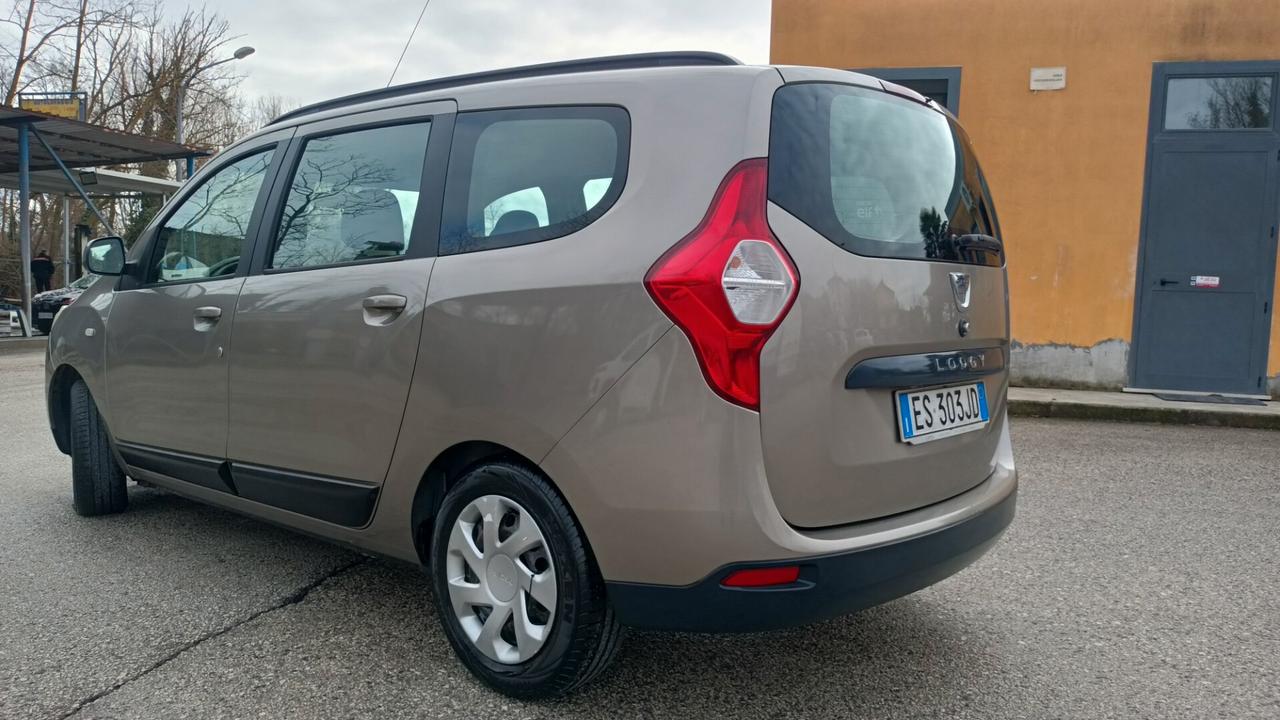 Dacia Lodgy 1.6 benzina/metano km 142.500 pari al nuovo
