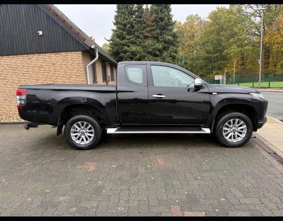 Mitsubishi L200 2.3 D Club Cab 4x4 Super Select Intense 6M