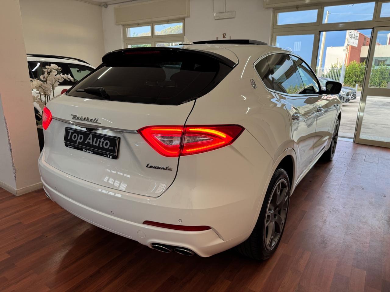 MASERATI LEVANTE V6 275 CV AWD GRANLUSSO / TETTO
