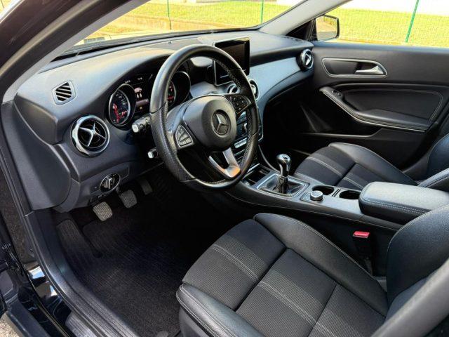 MERCEDES-BENZ GLA 180 d Sport NAVI - LED - PDC POST. - BT - 18