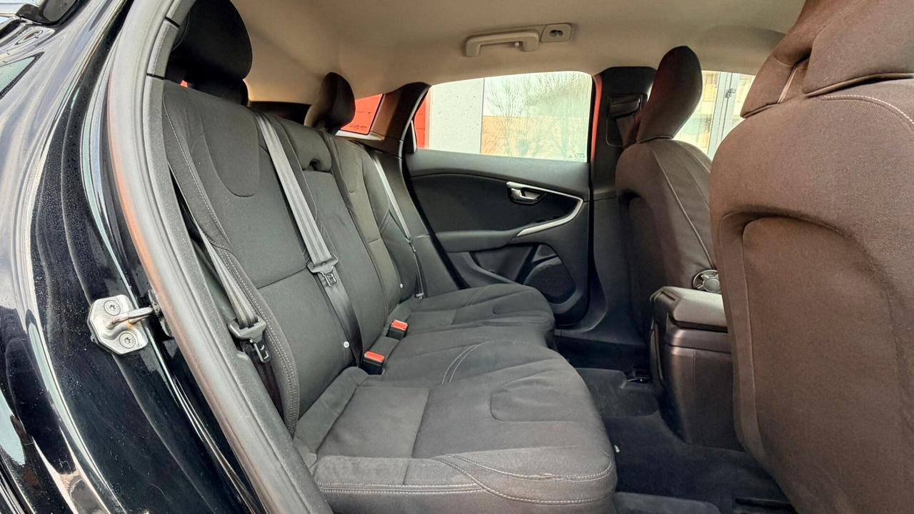 Volvo V40 D2 Momentum Neopatentati