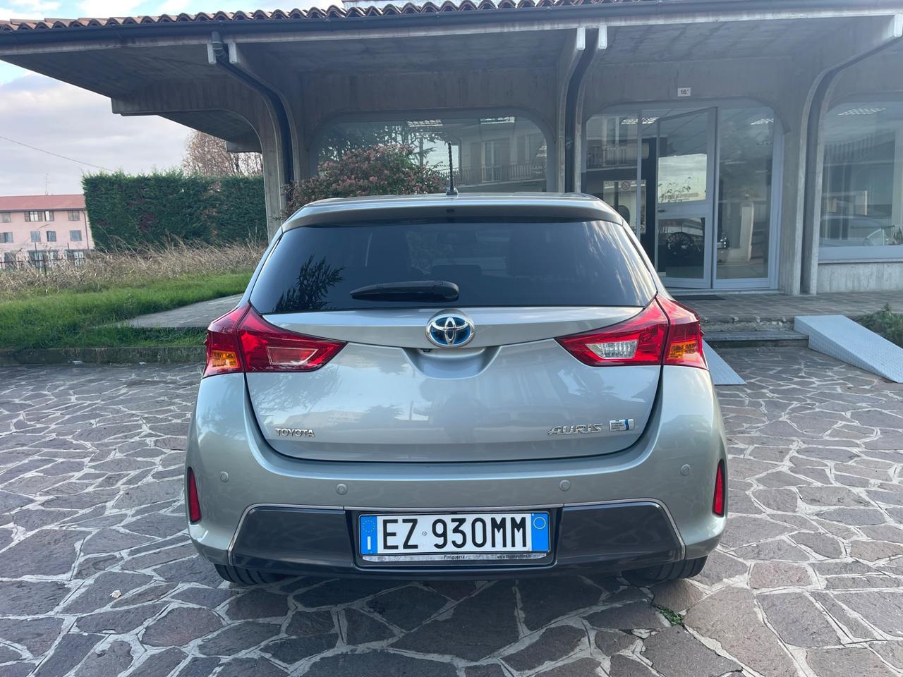 Toyota Auris 1.8 Hybrid Lounge
