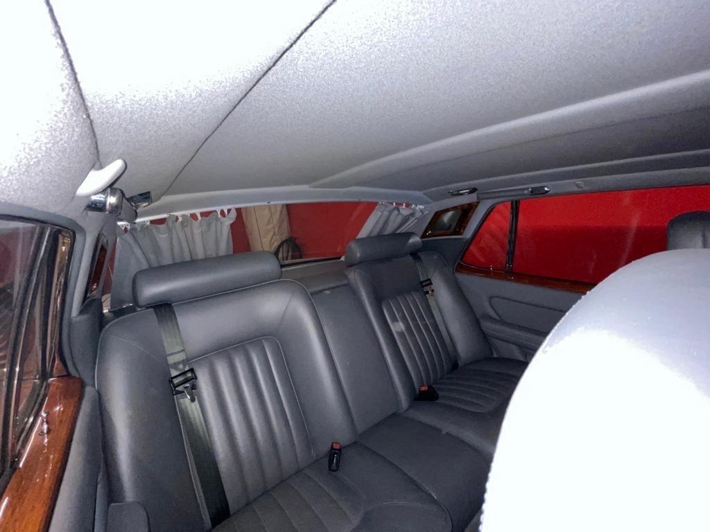 Rolls Royce Silver Spirit silver