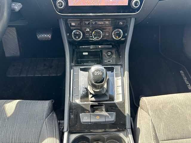 SKODA Superb 2.0 TDI 150 CV SCR DSG Wagon Executive